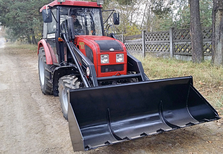 Фронтальный погрузчик ПТМ - 0,75 к трактору МТЗ 921.3